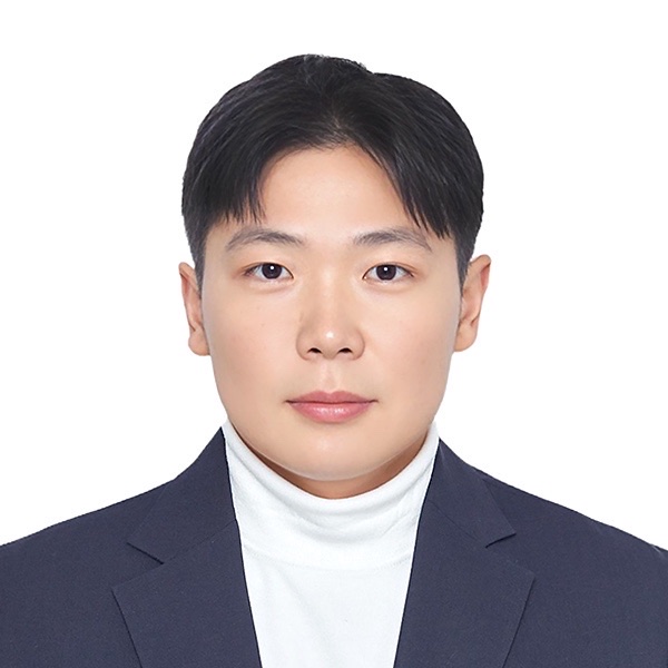 Hyunwoo Lee
